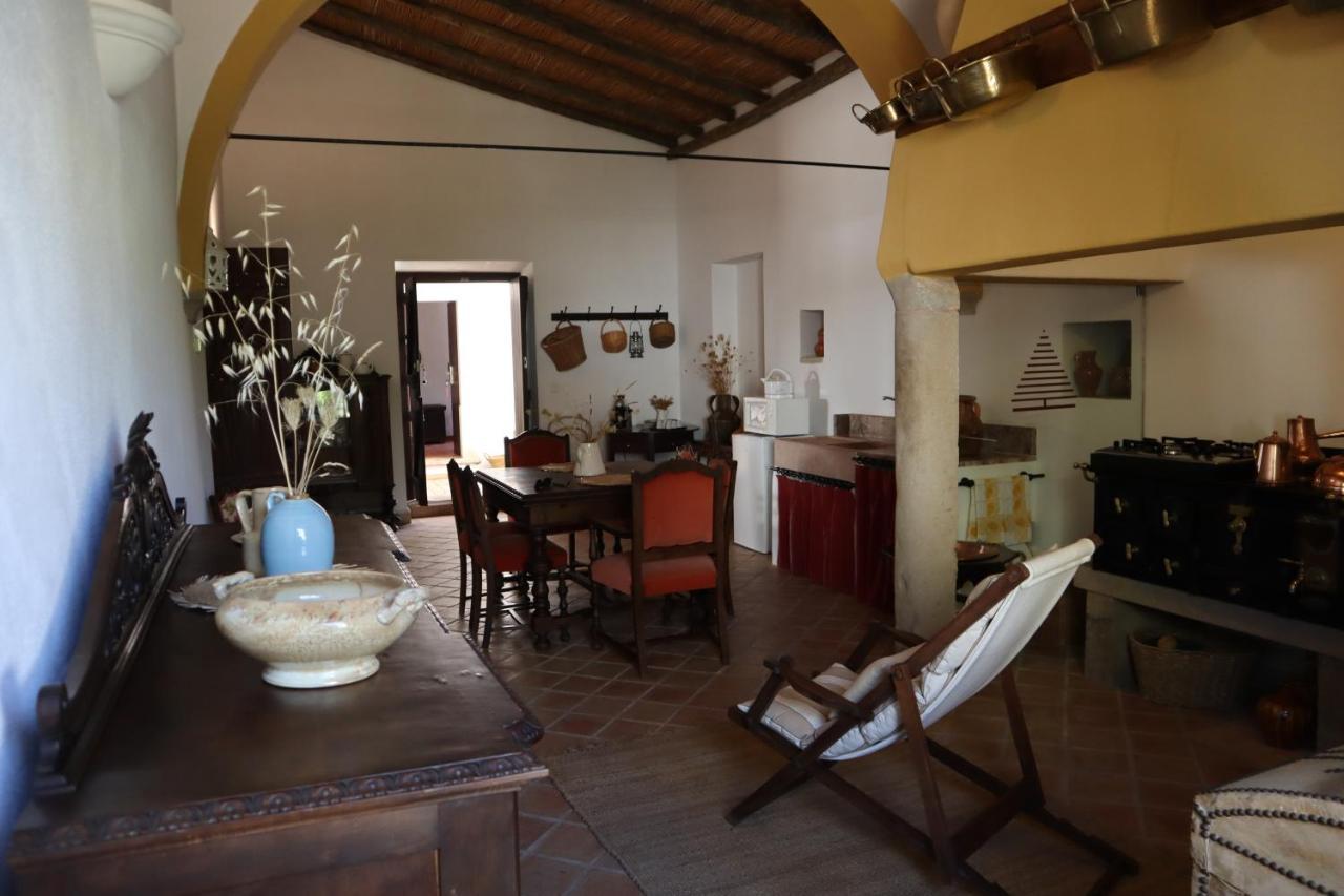 Os Agostos Bed & Breakfast Ngoại thất bức ảnh