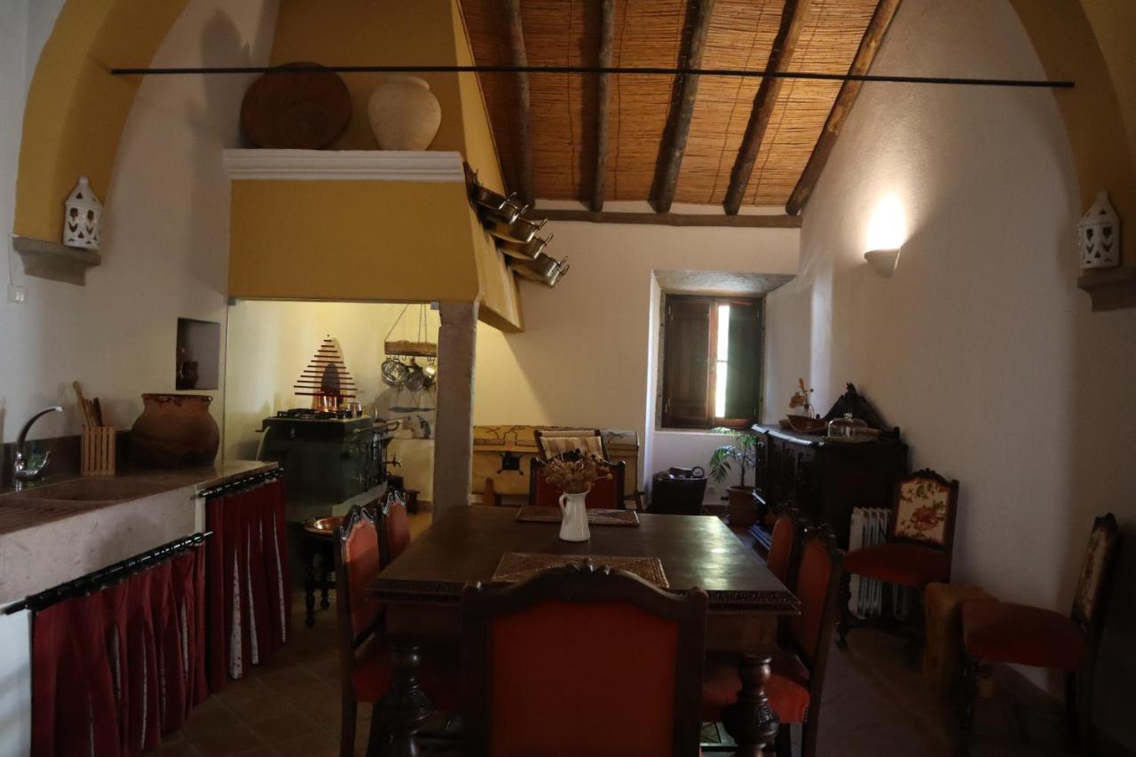 Os Agostos Bed & Breakfast Ngoại thất bức ảnh