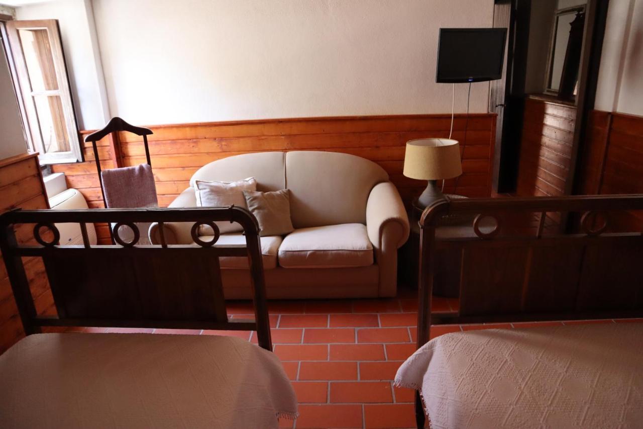 Os Agostos Bed & Breakfast Ngoại thất bức ảnh