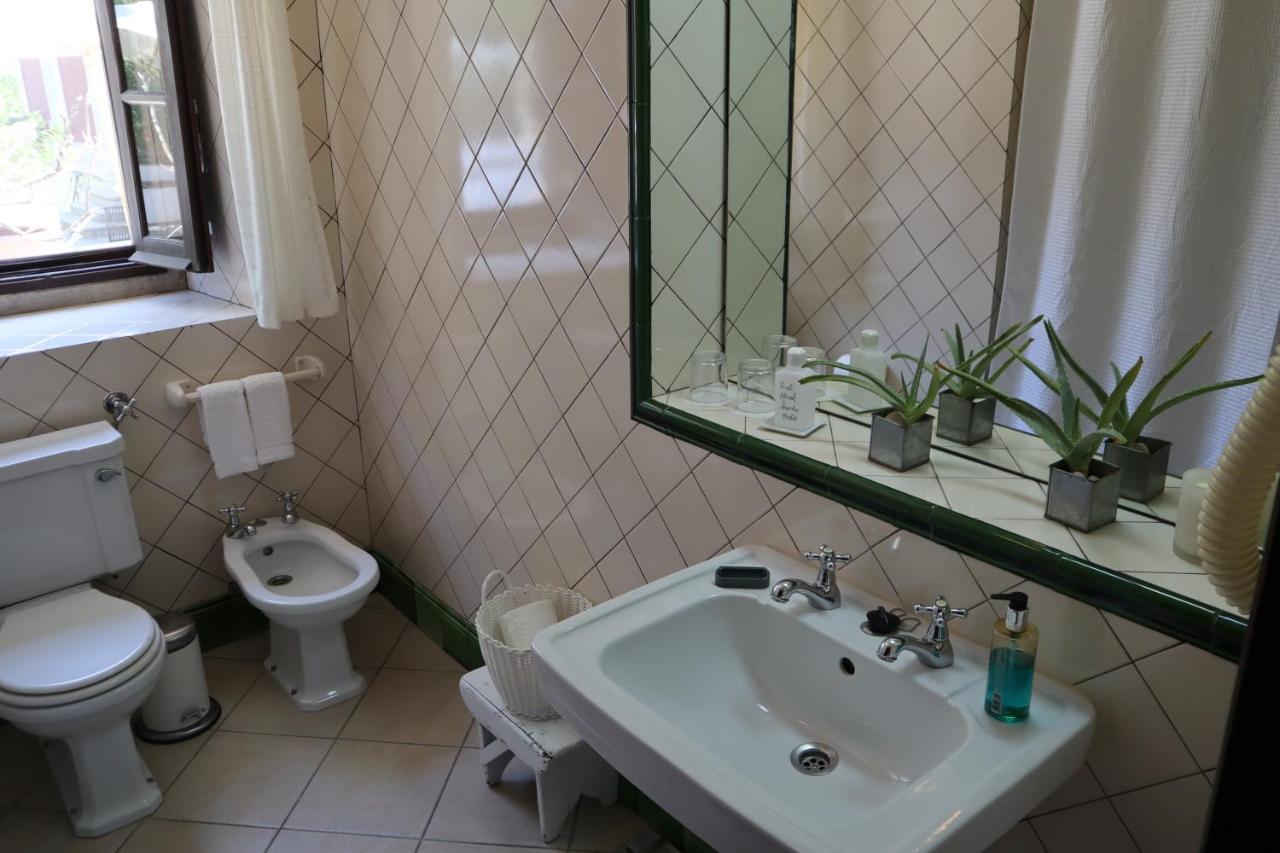 Os Agostos Bed & Breakfast Ngoại thất bức ảnh