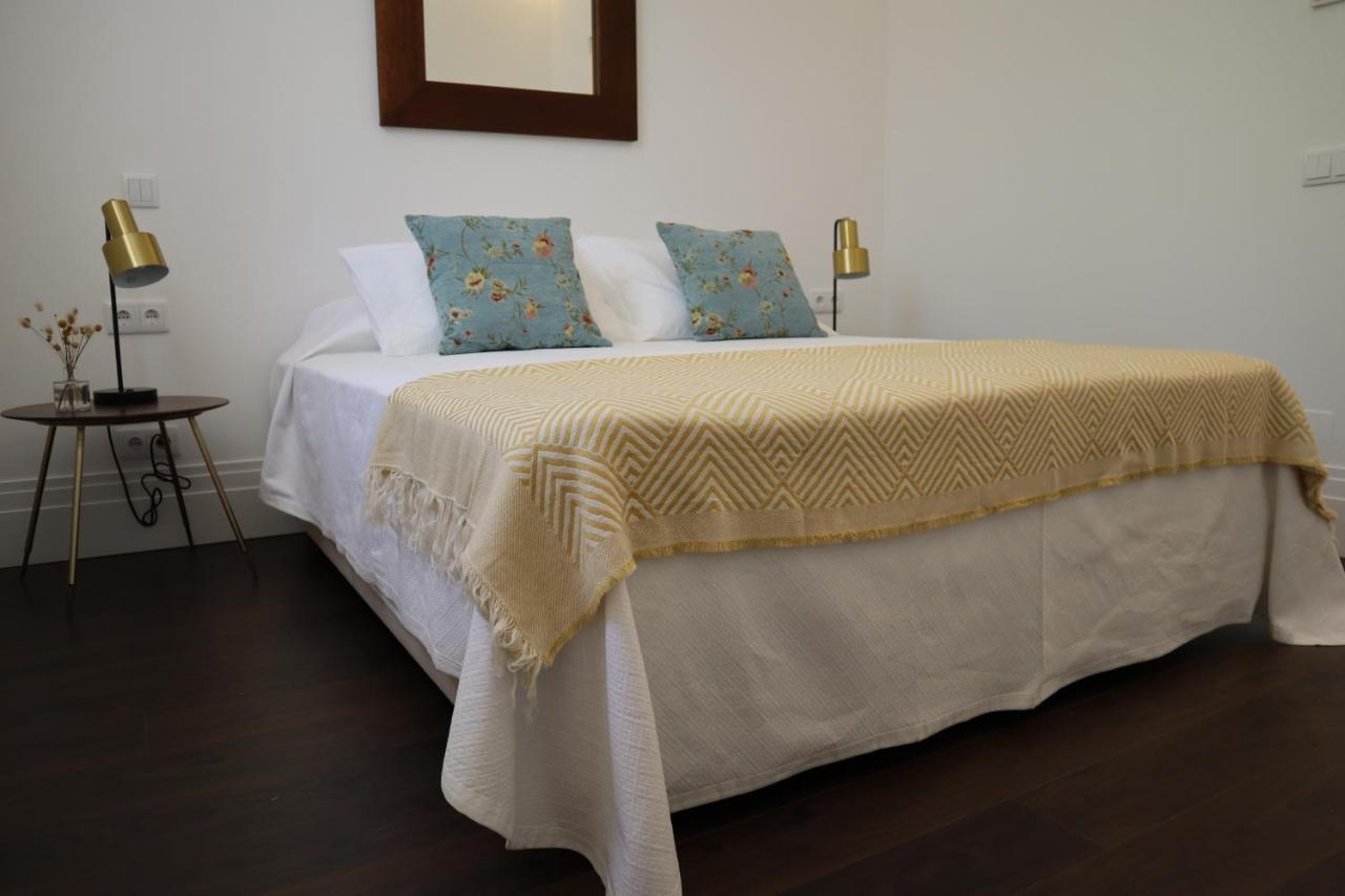 Os Agostos Bed & Breakfast Ngoại thất bức ảnh